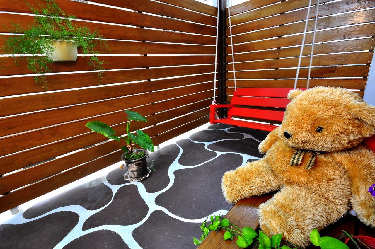 Happy Orange Homestay Yilan Exteriör bild