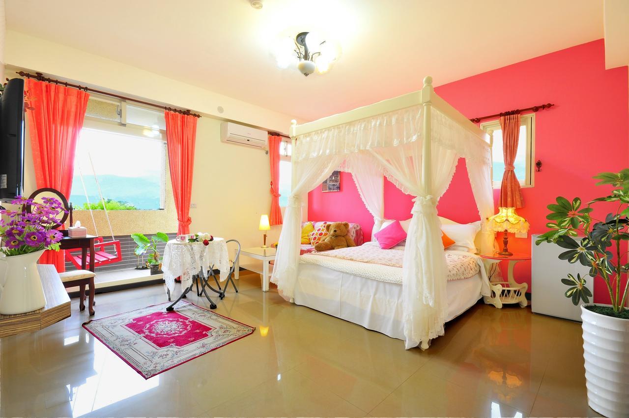 Happy Orange Homestay Yilan Exteriör bild
